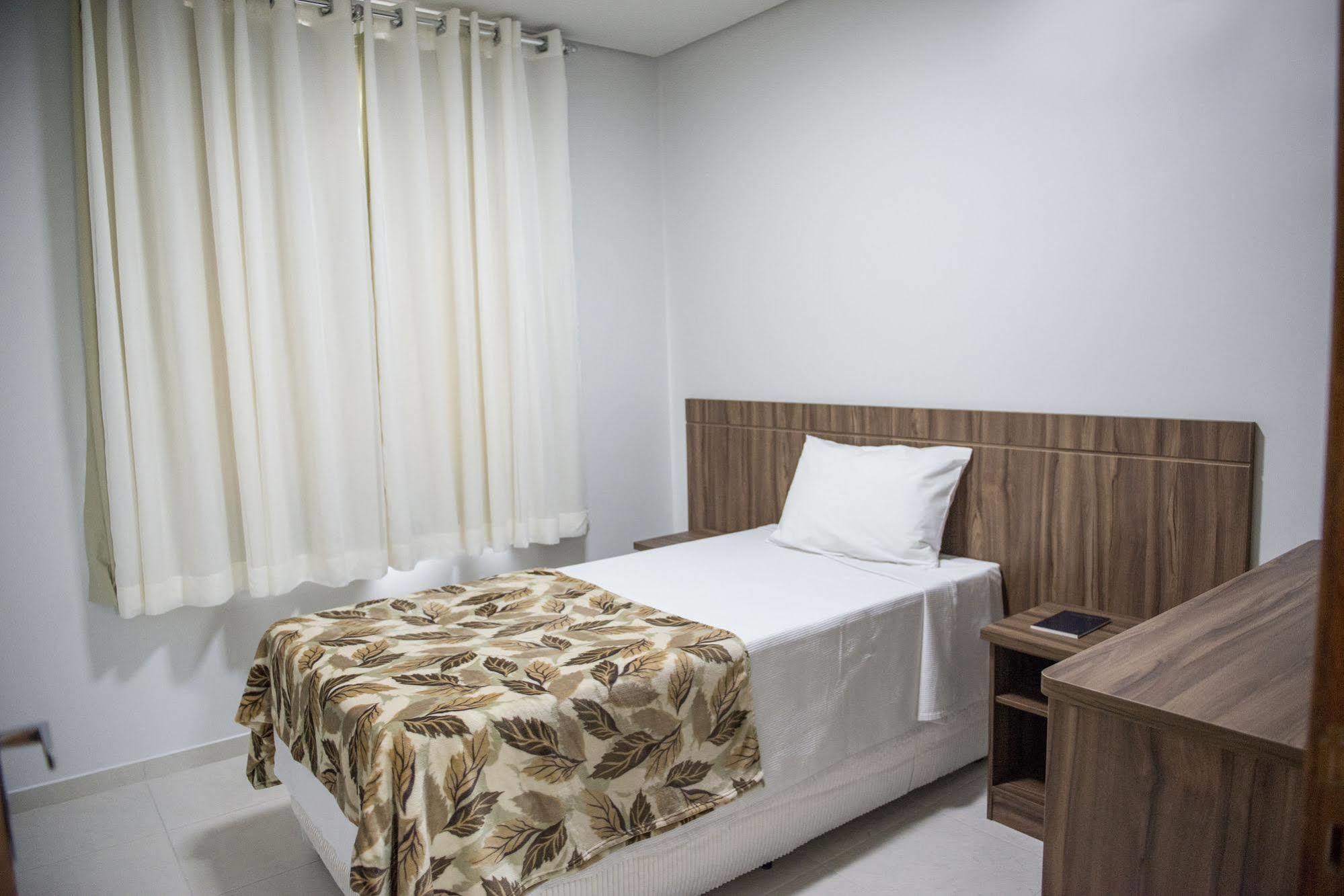 Manhattan Apart Hotel Caratinga Exterior photo